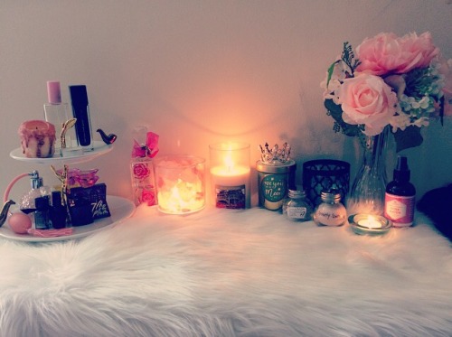 witch-bitch-coven:My new altar for Aphrodite.