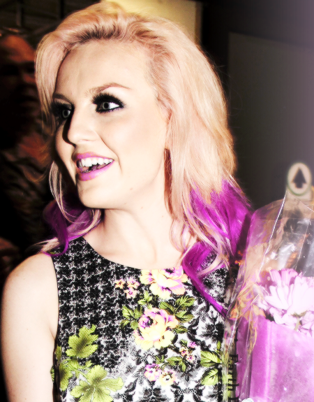 Perrie Edwards: Photo