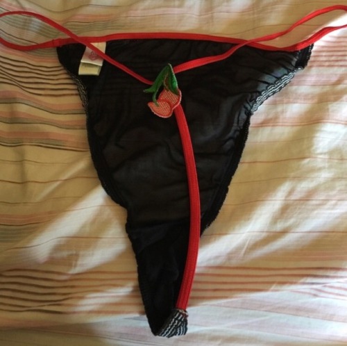 La Tanga De Mi Hermana 🍒👱🏼‍♀️