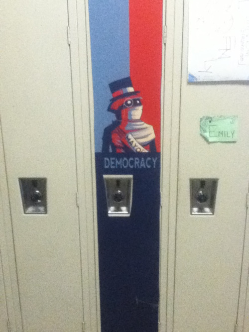 gullible-squirrels: but seriously, this person at my school had the best locker.