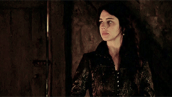 thequeenofdrama:  It’s so hard Keeping my composure And pretend I don’t see how Your body curves beneath your clothes 