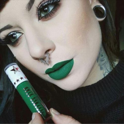 Ladies make sure you constantly re-apply your green lipstick or lipgloss for St. Patrick’s Day. If y