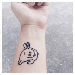 fuckyeahtattoos:  done by victoria woon, singapore (@hellotako on insta) of my favorite pet ever, zai 