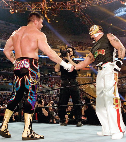 Porn photo fishbulbsuplex:  Eddie Guerrero vs. Rey Mysterio