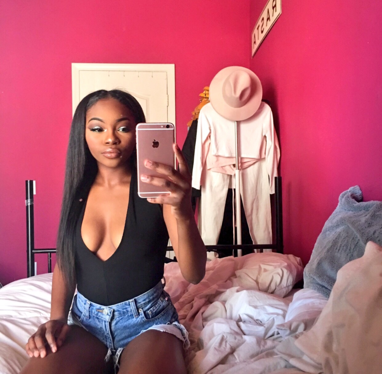 tellyjpg:  i heard it was dark skin appreciation day, so 