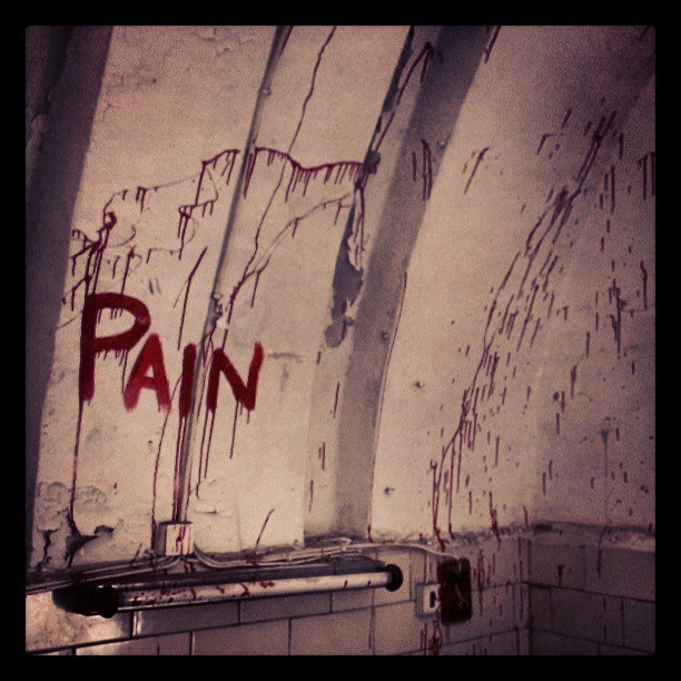 adusumfabricae:
“ #Tallinn #Estonia #abandoned #prison #graffiti #pain #blood #insane
”
This is the way I have felt lately.