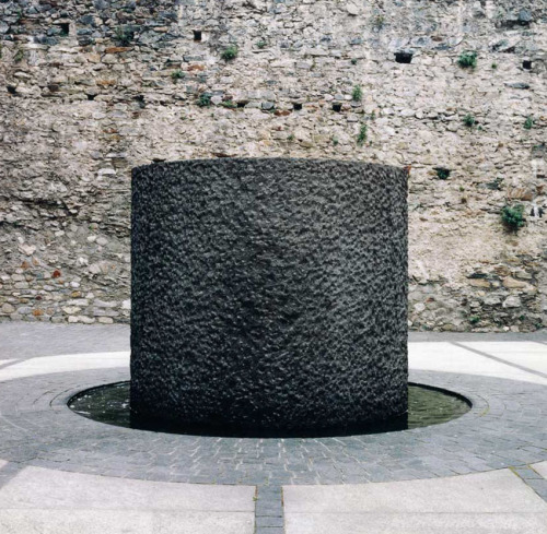 1983-2000 Aurelio Galfetti Restauro del Castelgrande Fontana Piazza Gabuzzi Bellinzona - via.