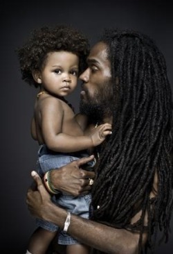 yeahsexyweaves:  Beautiful Locs for daddy and curls for baby awww Follow for more styles http://www.yeahsexyweaves.tumblr.com 