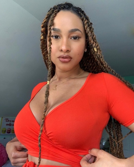 thefinestbeauties:  postbadchicks: Pamela F