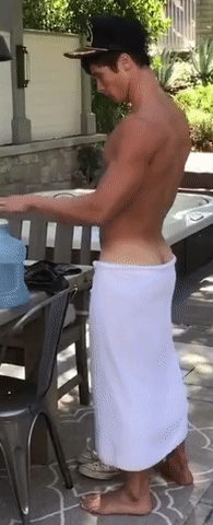 shreddedgifs:  tan lines