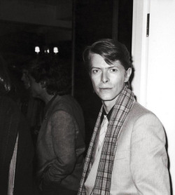 touchingcloseto94:   David Bowie, London