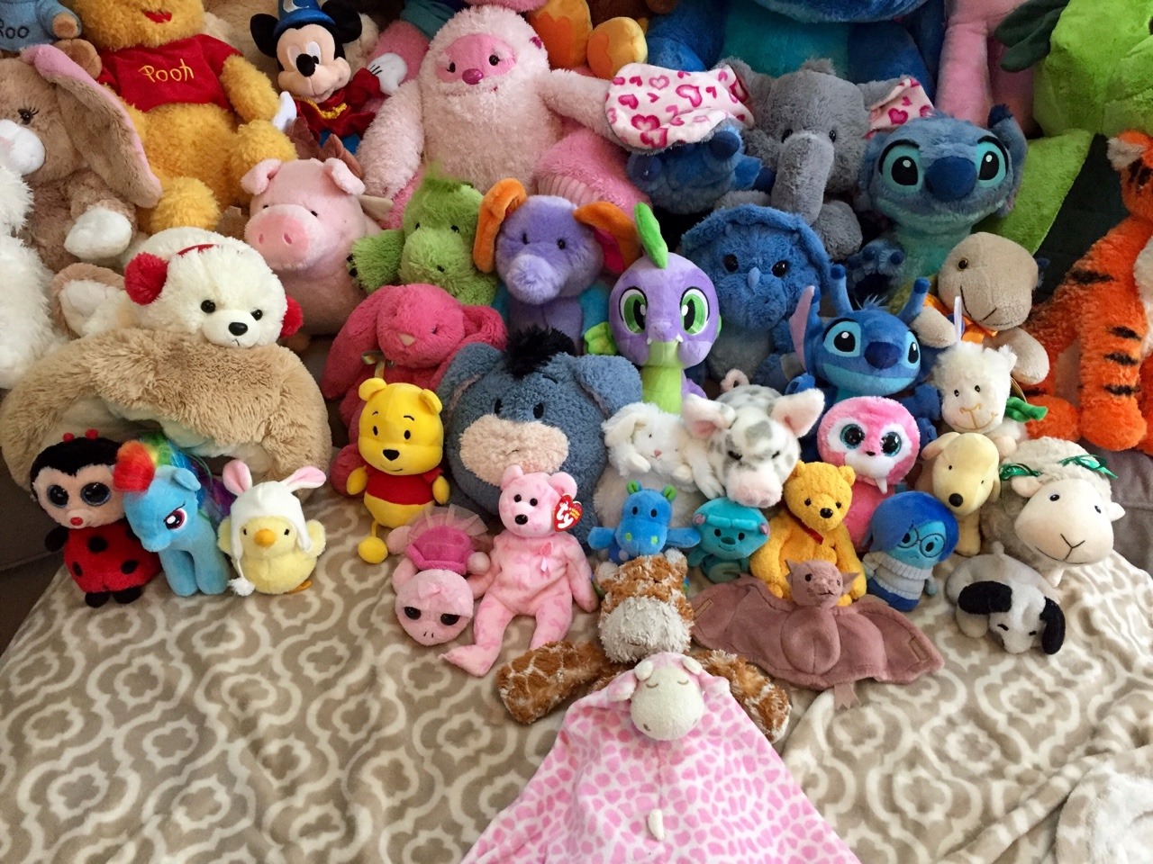 crybabylittle:  agender-little-prince:  HAPPY 1,500 FOLLOWERS!! The most request