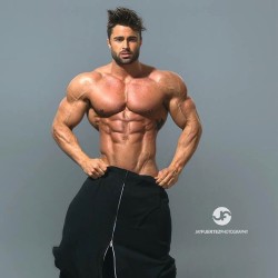 alphamusclehunks:  Sexy, large and in charge. Alpha Muscle Hunks.http://alphamusclehunks.tumblr.com/archive