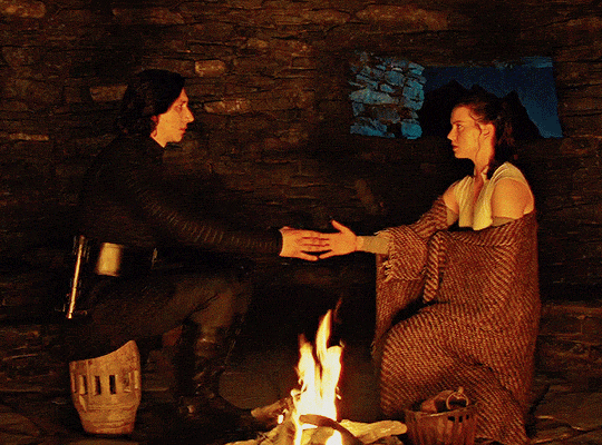 winterswake:Rey and Ben + physical contact