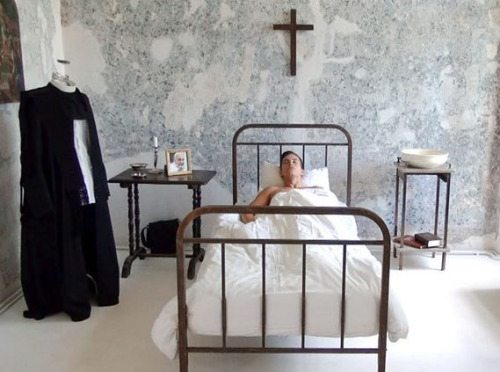 makingsatanblush:  islandboi2013:  drip-drip-drip-drip:  christ.    pleze suck my