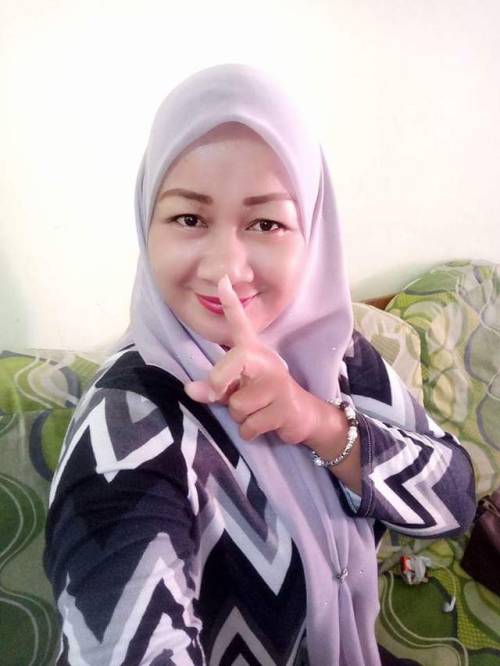 abahtam: 0192191512: zoefiazol: Sedap body dia, tngk mcm tu pn dh naik batang… Rasa nak kongkek bila