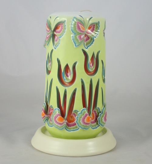 crossconnectmag:Intricate “Candle Carving” Forms Blooming Designs with Layered WaxThe ti