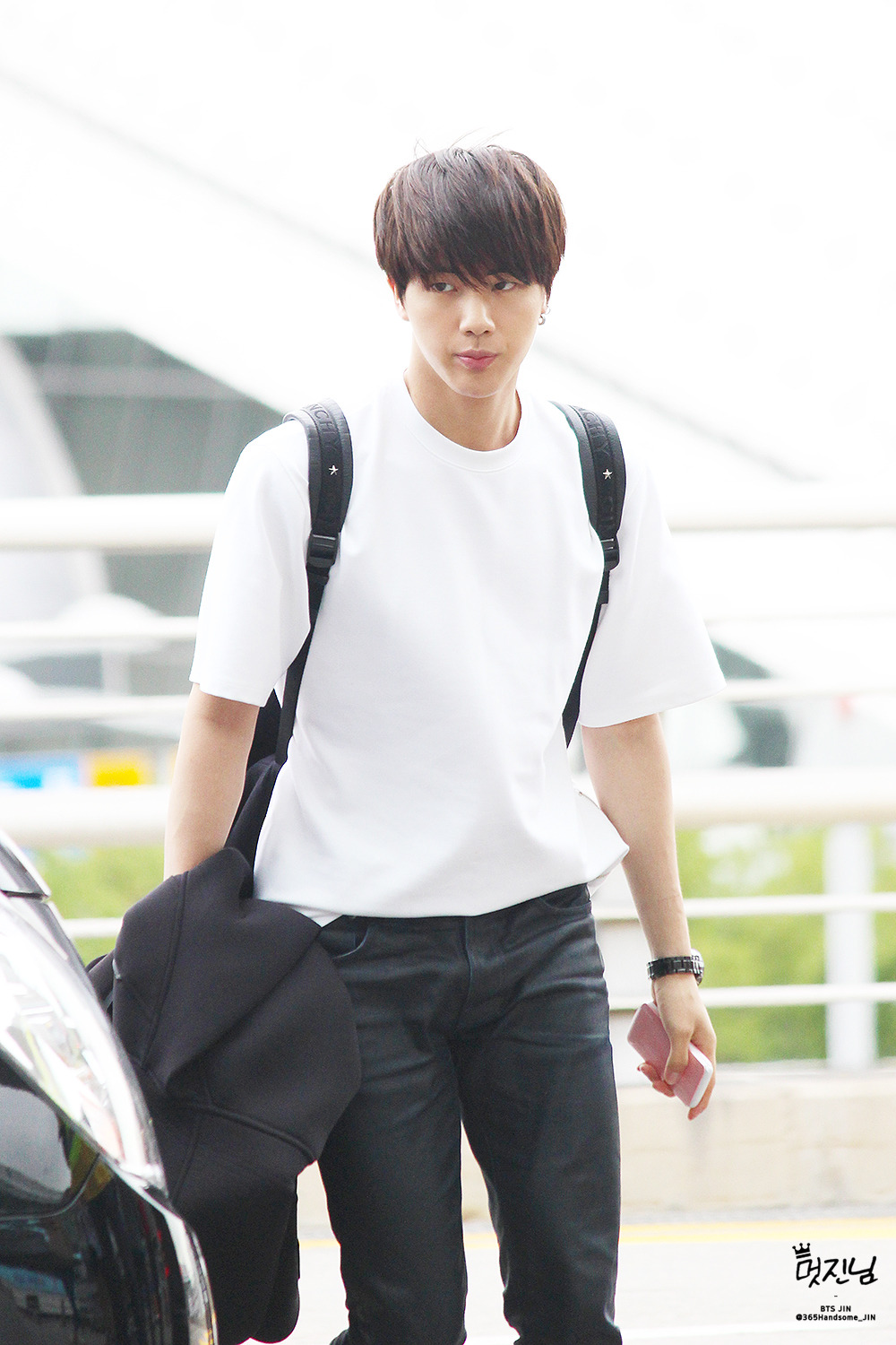 airport jin white shirt