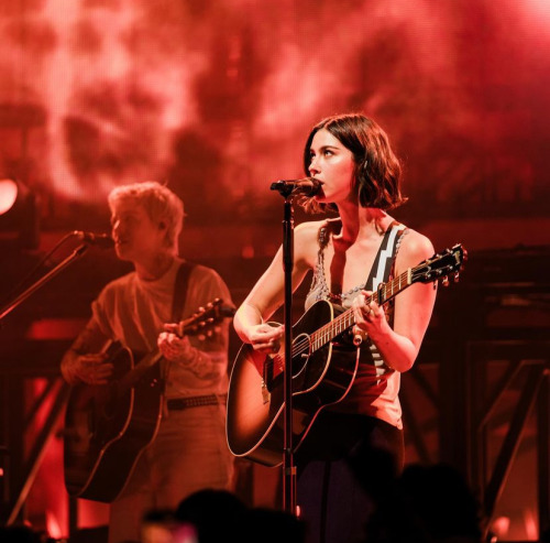 GRACIE ABRAMS Performing On The Secret Of Us Tour In La (09/09/24) (x)