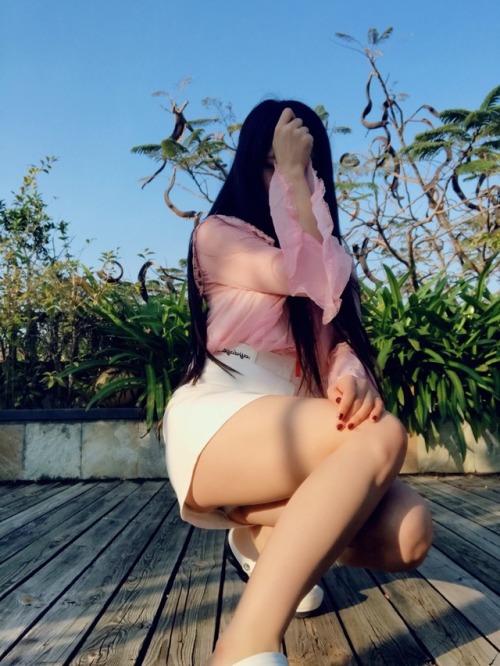 jergirl-baby-m: 穿衣服的照片喜欢吗 好看