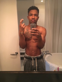 sourpatchguys:  sleepingthottie:  frankocean:  cuz the 6 has the aux cable  Hey frank 👋🏽  @frankocean I don’t know if it’s an article of clothing or a wash cloth on that tub … but I want you to get that rag…. tie it around my fucking neck