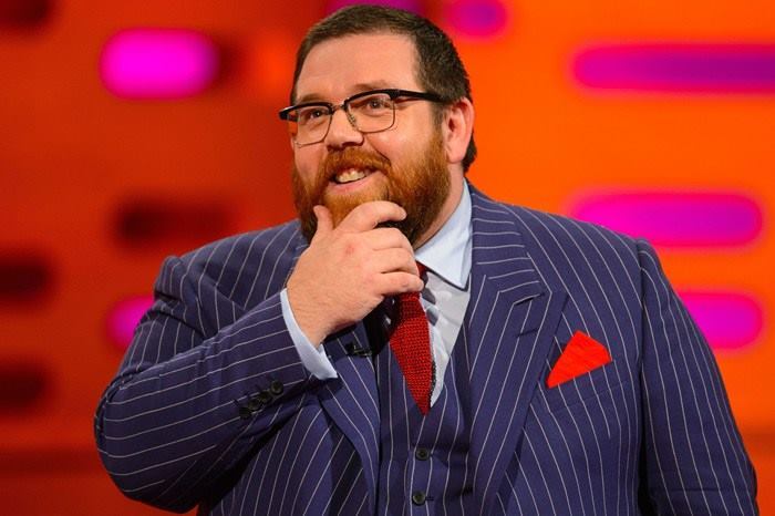pumpumschlanger:  Nick Frost looking his dapper best 