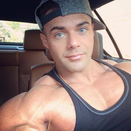markmouse75:  pec-men:  Eyes and muscles  What can I say Baby Blue Eyes, a baseball cap & a body to match the face, Sweet Jesus I’m looking at an Angel! 