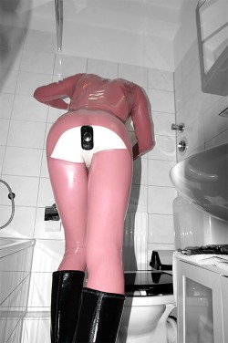 therubberdollowner:  http://therubberdollowner.tumblr.comMy new favourite toy, locking anal plugs…..Please note: I nor my rubber dolls are in this image nor did  we create or  claim ownership of this image.  It will be removed at the owner’s  request