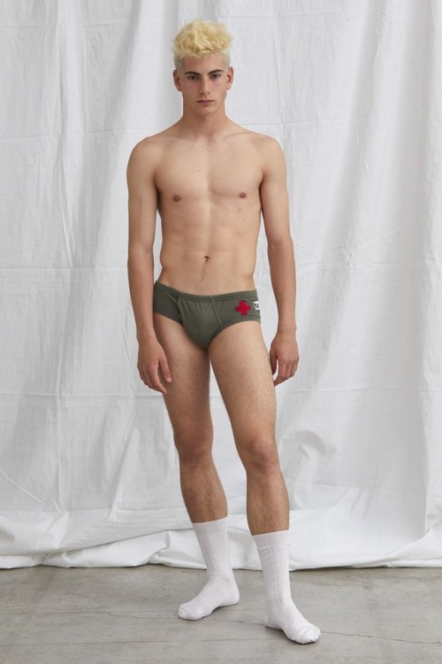 weeziesboys: (via OwcUsvx.jpg (JPEG Image, 1280 × 1920 pixels) - Scaled (37%))