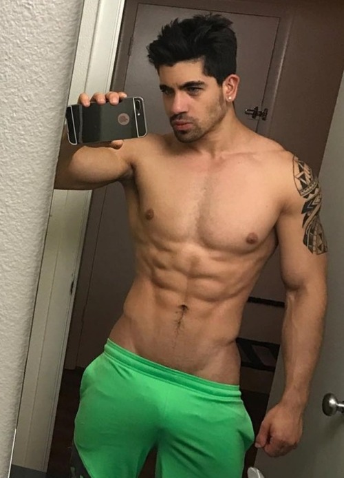 Porn photo jawdroppingmen:  If you love sexy shirtless