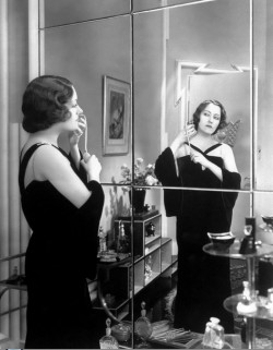 viola-goes-to-hollywood:  Gloria Swanson