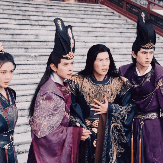 On The Steps Before Pingqing Hall, Past And Present