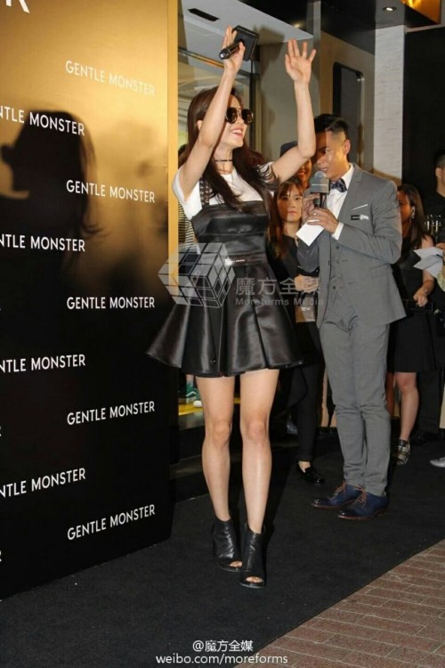 [160623] Song Jihyo at Gentle Monster Flagship at Lee Gardens Causeway Bay HK. (cre: on.cc , 魔方全媒)