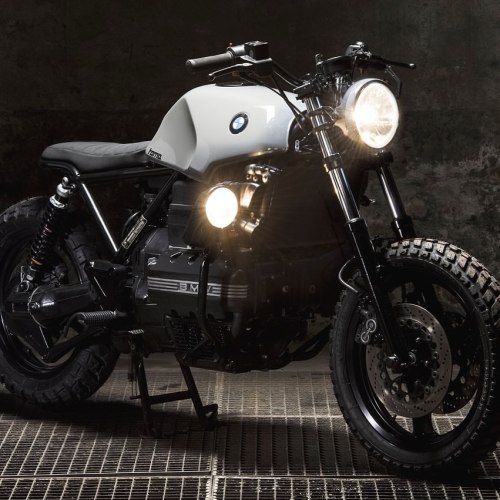 Bmw!  The beauty of simplicity #caferacer #scrambler #bmwcaferacer #bmwmotorrad #custom #motorcycle 