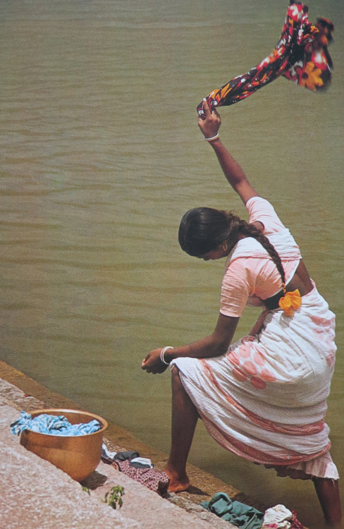 unecollecte:Eternal India first published 1978photos by Jean-Louis Nou
