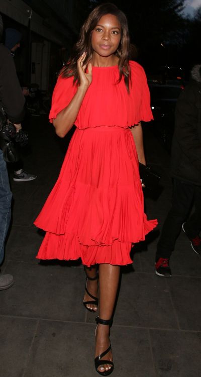 hollywood-fashion:Naomie Harris in Kate Spade New York at a party hosted by Omega celebrating the Ri