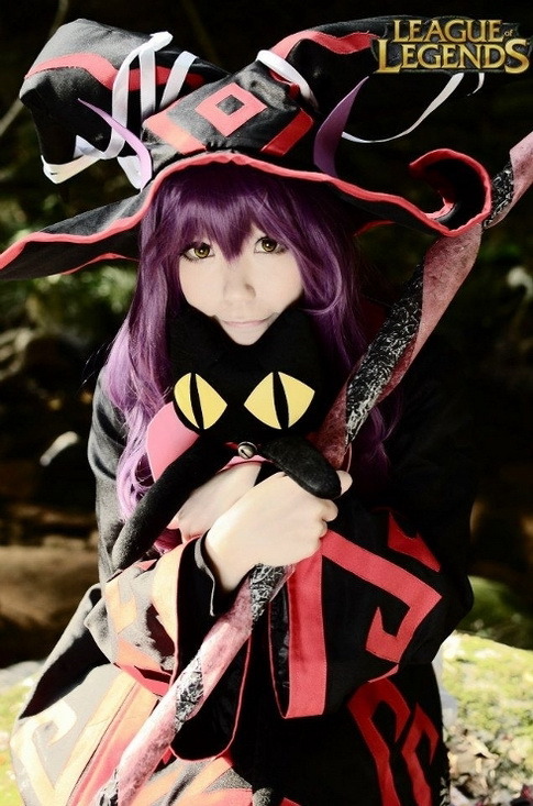 hotcosplaygirl:  Cosplay girlCosplay girl Twitter