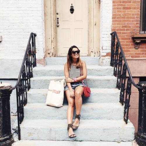 chxpotle: monavye: collagevintage: Yesterday around awesome Brooklyn neighborhood #liveinlevis #ladi