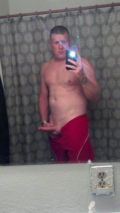 cutecubs:  husky lad and his big pale pink cock shitilikeandafewofme:  26 year old.