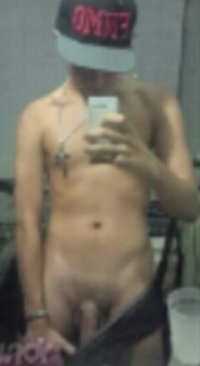 flakito2014:  bellacosindenialpr:  2facexxx:  Bottona mala de bayamon  Kk  Mmmm