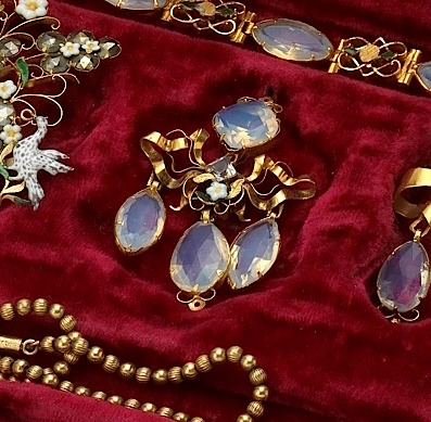 From the jewellery box of Helene Cathrine Büchler of Linderud Manor, OsloThis was her wedding presen