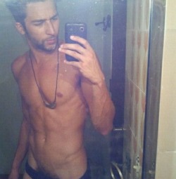 fuetepuertorriqueno:  http://fuetepuertorriqueno.tumblr.com  Quien es?