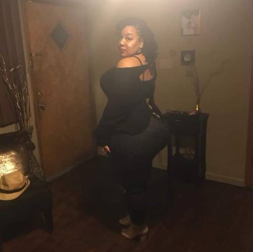 bigmandes:Had too take her outta town too go dancing then afterwards I ate that pussy