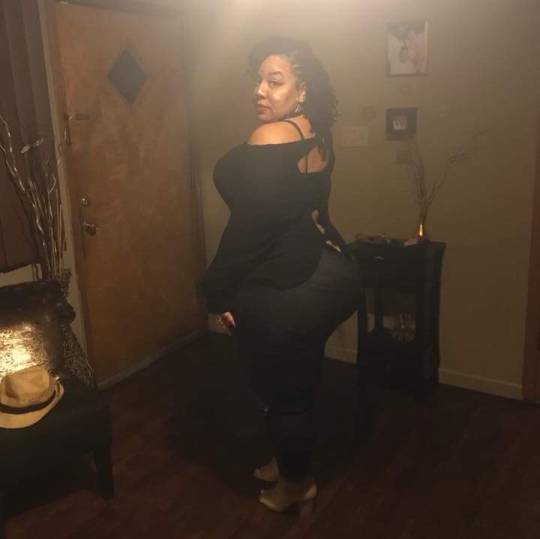 bigmandes:Had too take her outta town too go dancing then afterwards I ate that pussy