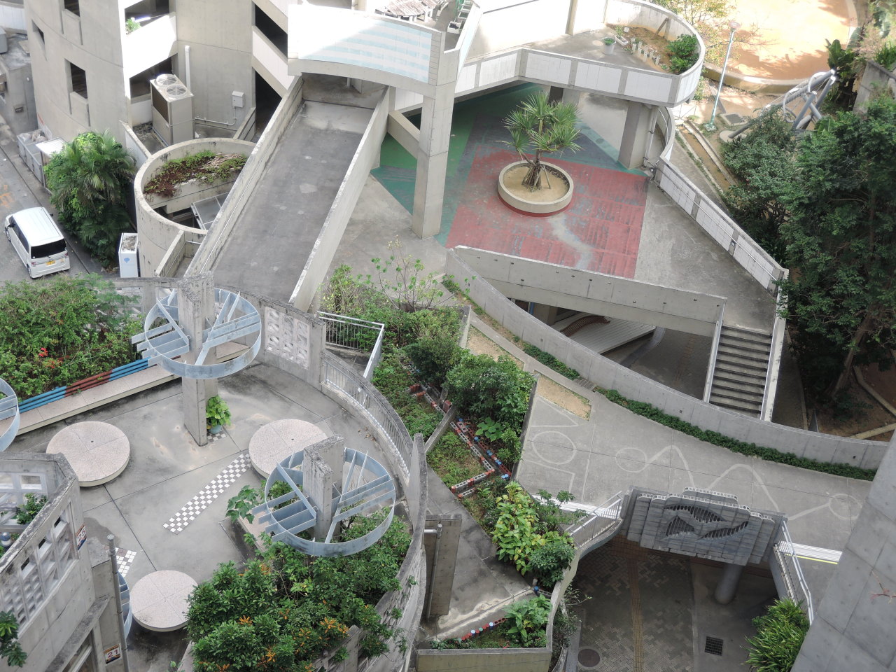 tamazo2:  那覇市営安謝住宅(1982年)那覇市安謝2016