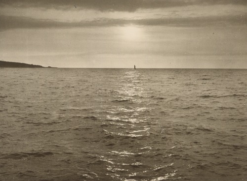 dame-de-pique:Paul W. John - Abendstimmung an der Ostsee bei Kolberg, 1925-1939