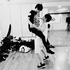  j:eta and b:eta successful attempt at the somersault— hug   
