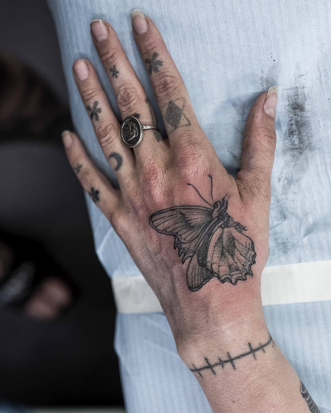 mxmttt:  Butterfly for @moonoverruins 🕸 bookings@sangbleu.com snapchat: sangbleu