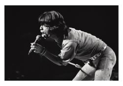 thin-white-dude:  Mick Jagger performing
