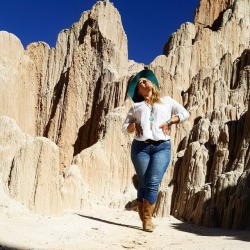 socalsummers:  This is a really amazing state park, Cathedral Gorge in Nevada💖 check out the wicked cool formations😎 …. I’m actually busting butt doing housework/trying to entertain kids all day today ha ha   this was on my last trip …..its